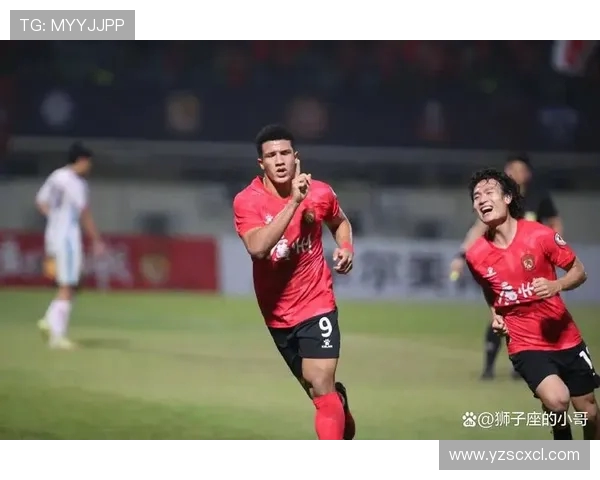 聚焦绿茵巨星成长轨迹:解析当代足球运动员崛起之路全景观察记